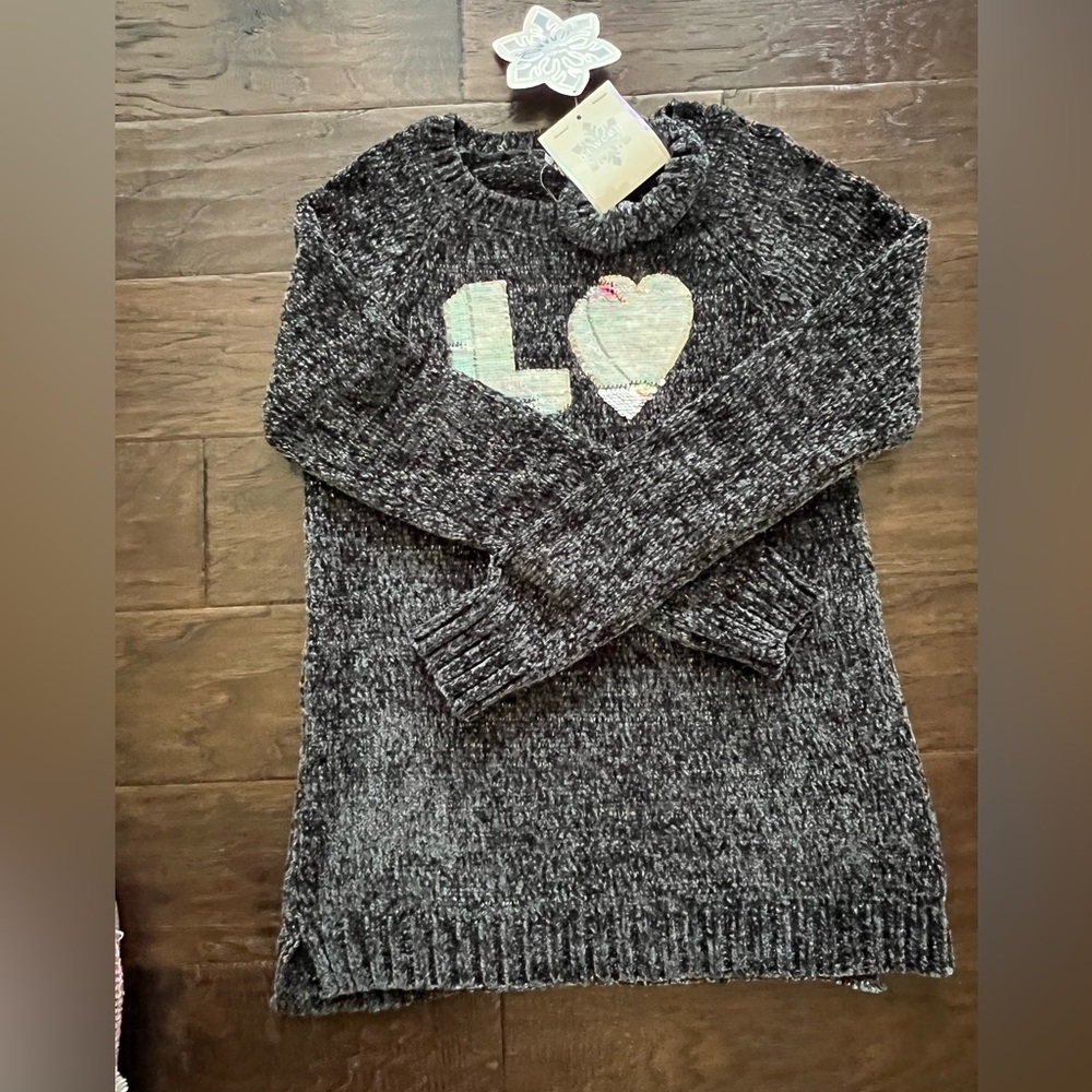 New Sweater with Matching Scrunchie - Picture 2 of 6
